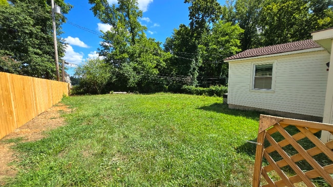 Building Photo - 1229 Greenfield Dr