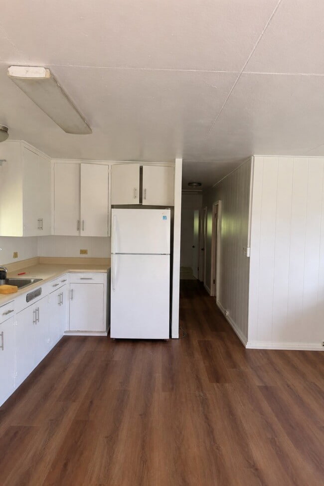 Building Photo - 2046 Palolo Ave