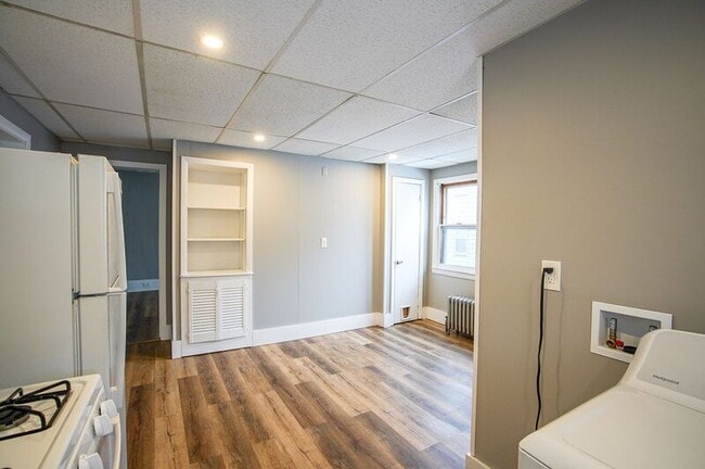 Building Photo - 50 Howes St