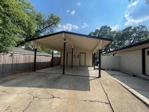 Building Photo - 1403 Braes Ridge Dr
