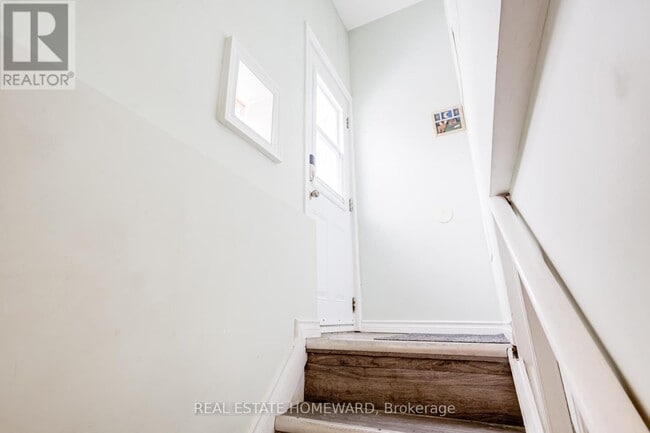 Building Photo - 113 Porchester Dr