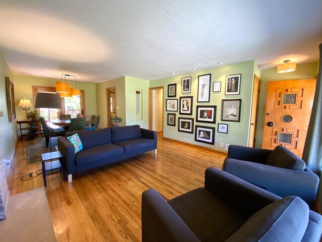 Building Photo - 3536 E Hermes Dr