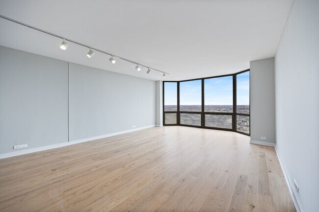 Foto del edificio - 2650 N Lakeview Ave