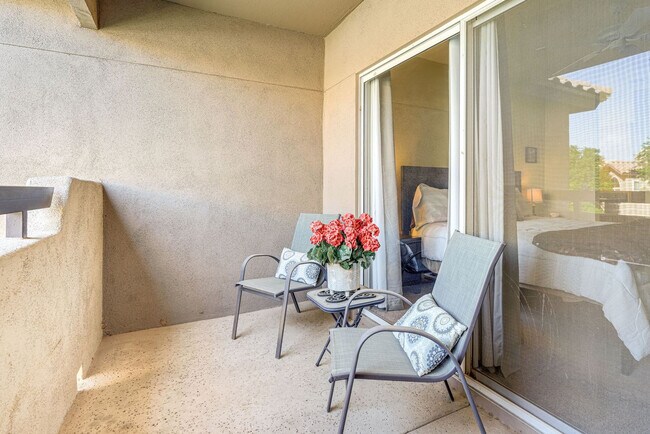 Foto del edificio - 9450 E Becker Ln