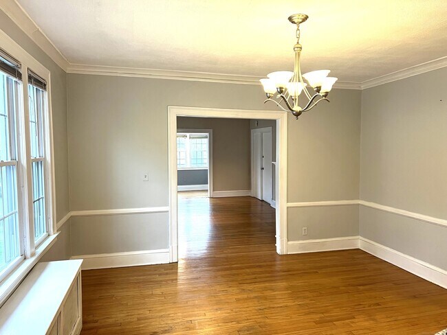 Building Photo - 12 Bretton Rd