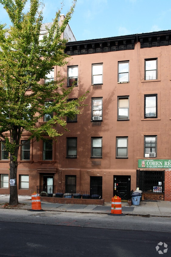 Building Photo - 20A 7th Ave