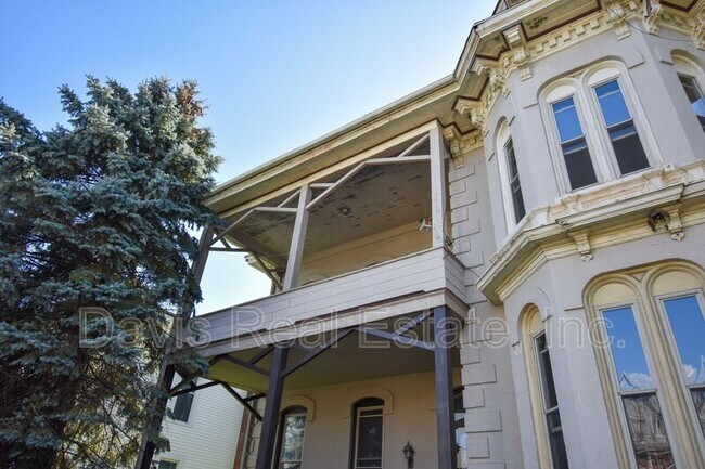 Building Photo - 75 2nd St