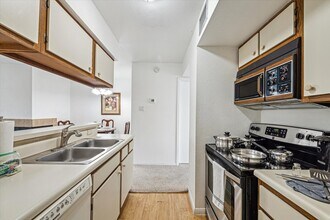 Building Photo - 18617 Egret Bay Blvd