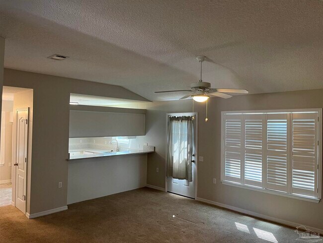 Foto del edificio - 6473 Sandkey Cove