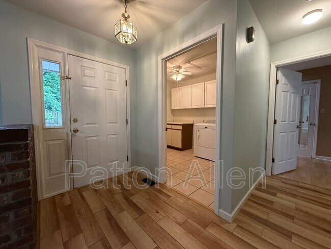 Building Photo - 78 Pine Cone Dr