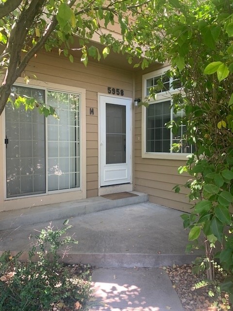 Building Photo - 5958 Gunbarrel Ave