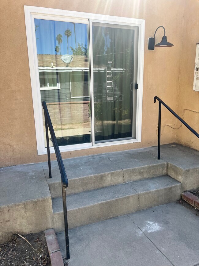 Foto del edificio - 3739 Farnham Pl