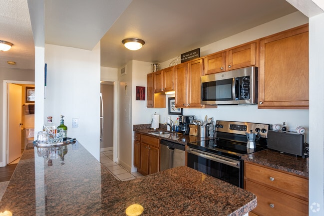 1BR, 1BA - Prospect Tower