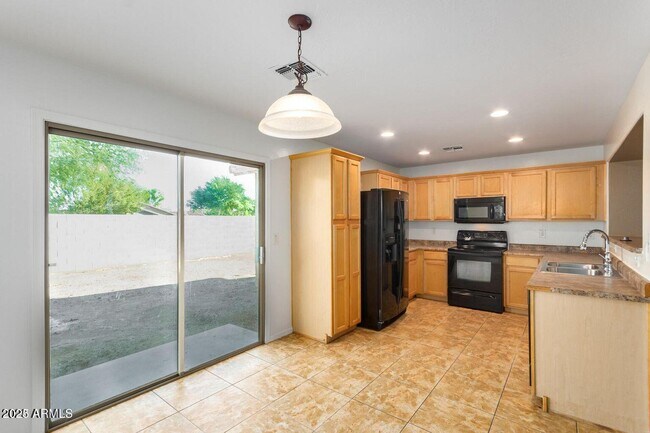 Building Photo - 25025 W Dove Mesa Dr