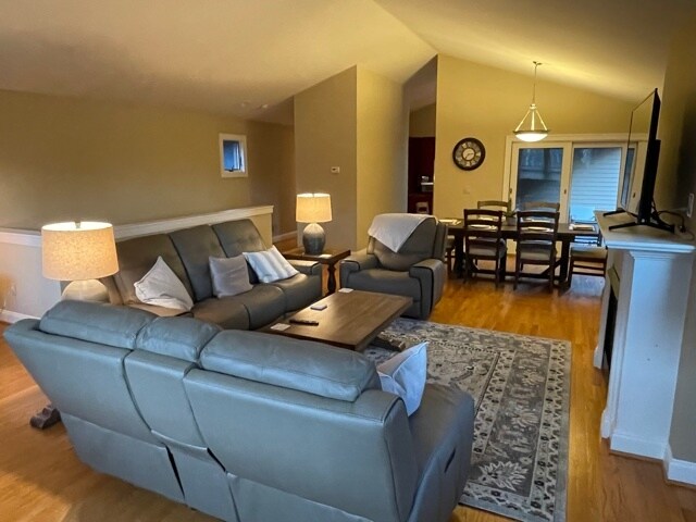 Foto del edificio - 625 S Troy St