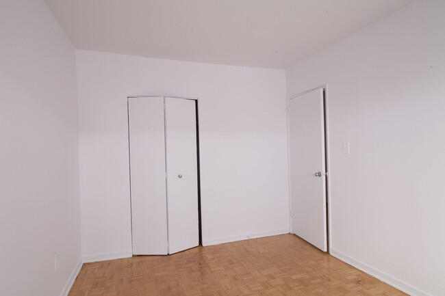 Building Photo - 809 Bloomfield