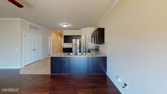 Building Photo - 2746 S Kilimanjaro Way