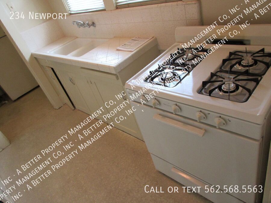 Foto del edificio - 234 Newport-