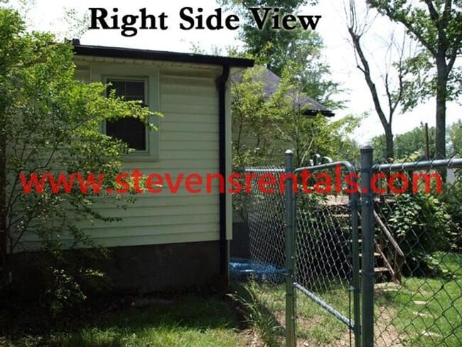 Building Photo - 944 N Franklin Ave