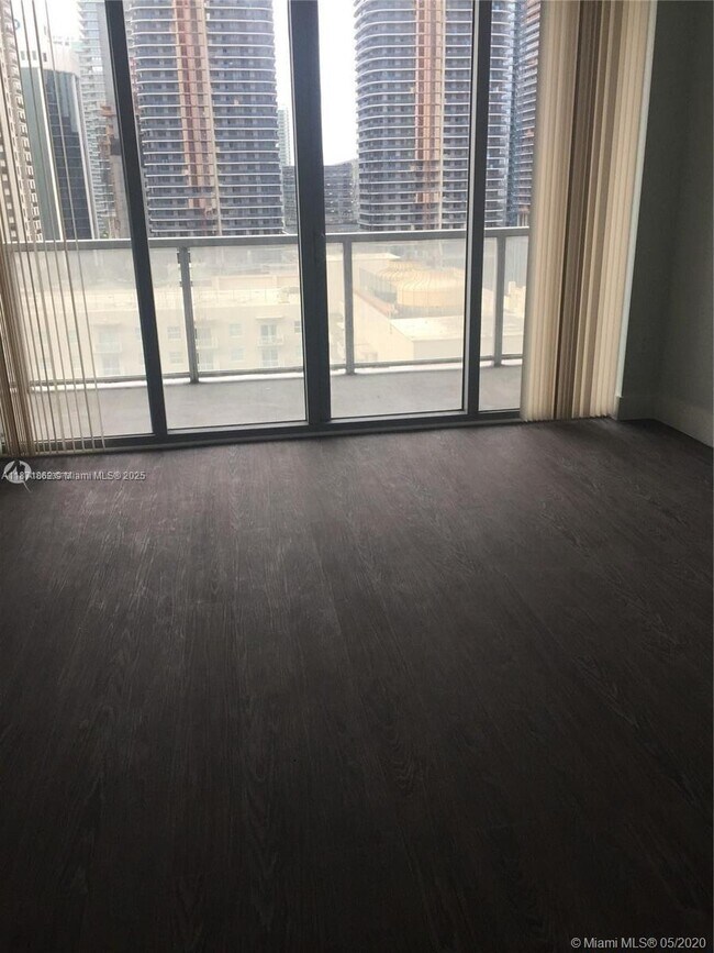 Foto del edificio - 1111 SW 1st Ave