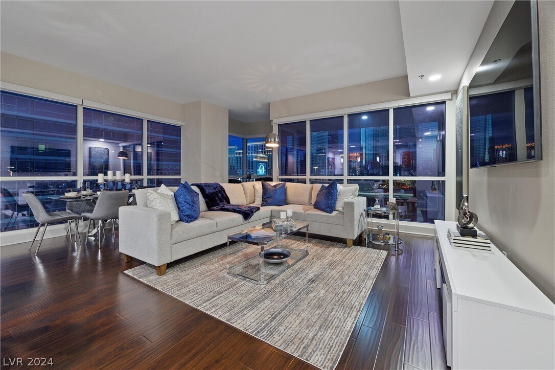 Primary Photo - 4525 Dean Martin Dr