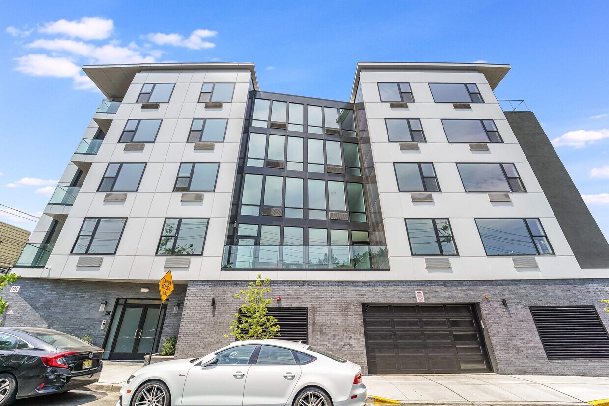 Foto principal - 400 69th St