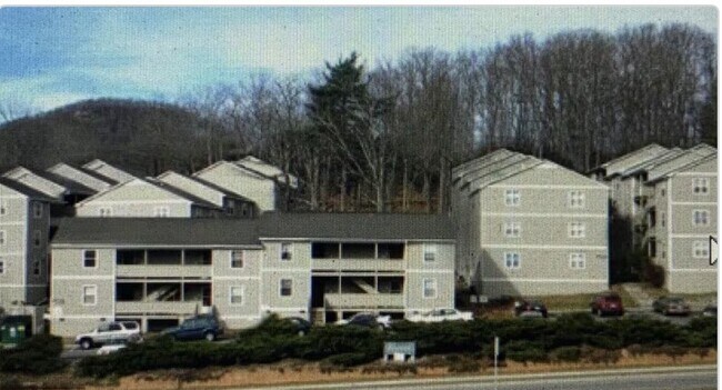 Building Photo - 229 E King St