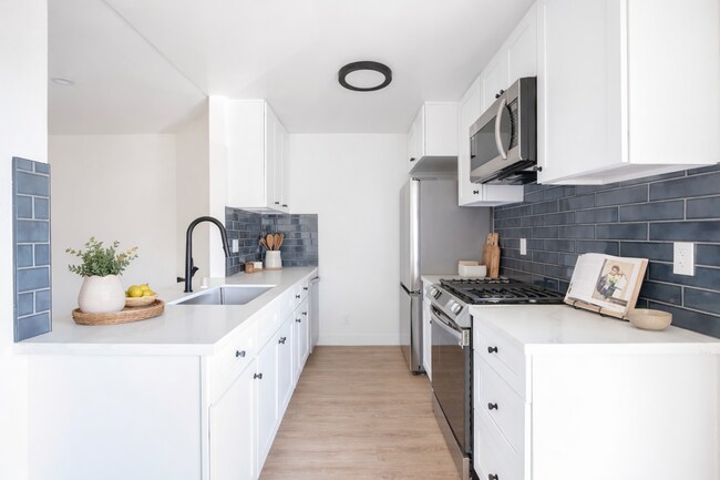 Building Photo - The Camellia Apartments