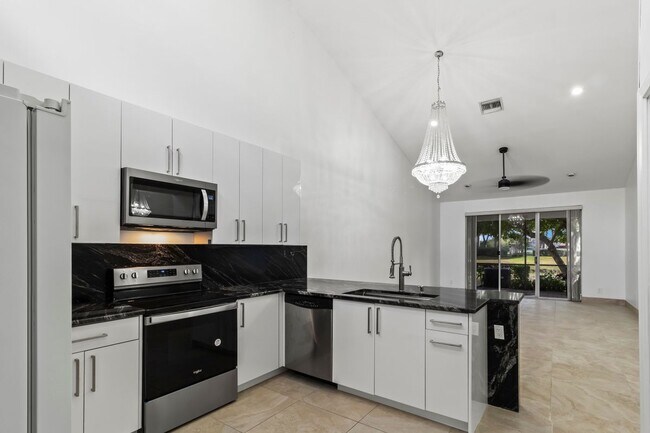 Foto del edificio - 10516 Lake Vista Cir