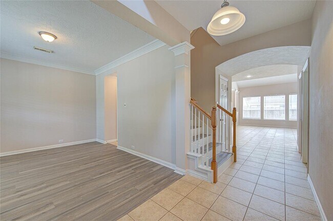 Foto del edificio - 7107 Thistlewood Park Ct