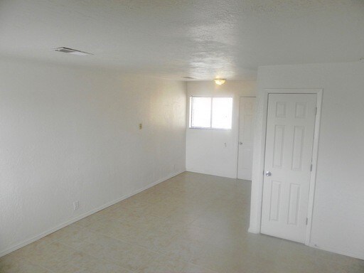 Building Photo - 12621 Lomas Blvd NE