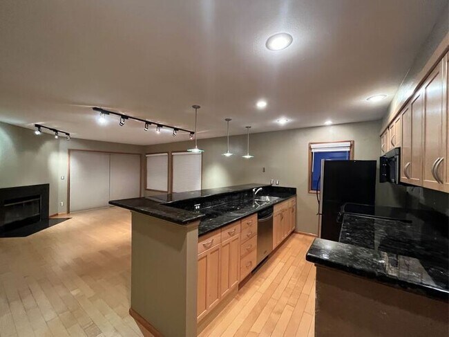 Foto del edificio - 4226 Beach Dr SW
