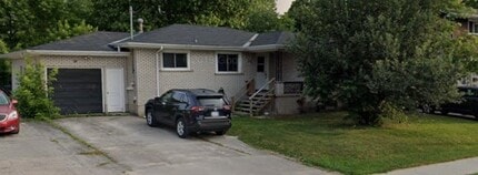 Building Photo - 58 Simcoe St