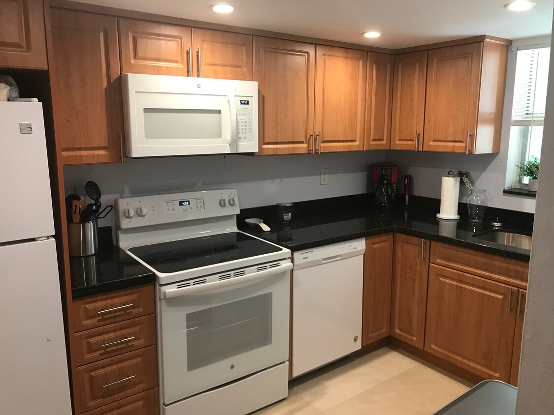 Foto principal - 9375 Fontainebleau Blvd