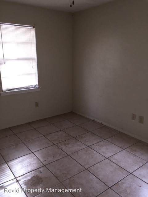 Building Photo - 3 br, 1 bath House - 3749 Wolf Trail Drive