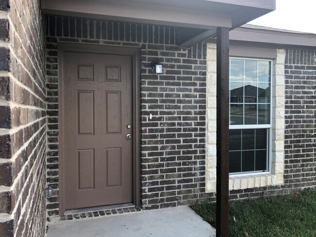 Foto del edificio - 5708 Lariat Ct