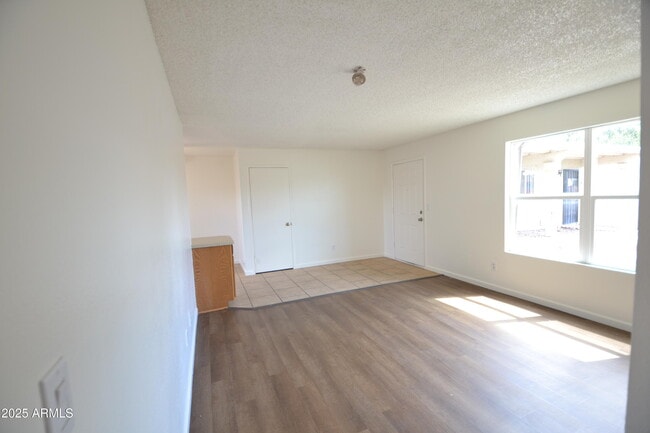 Building Photo - 4431 Plaza Vista