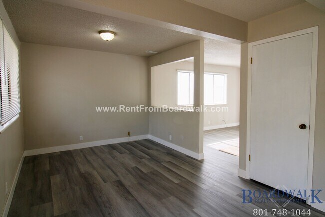 Building Photo - 8263 Ivy Drive