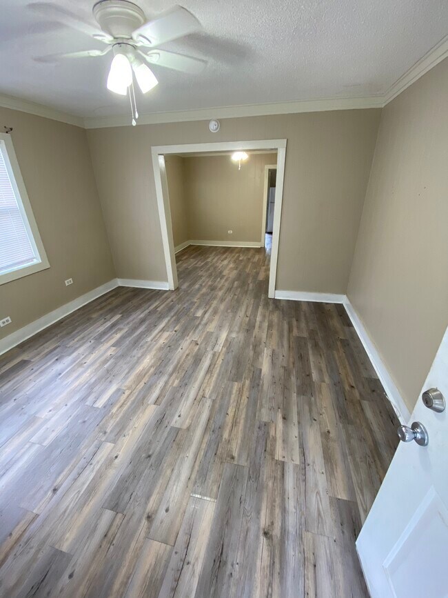 Foto del edificio - 422 W Port St