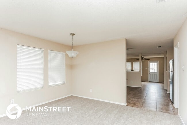 Foto del edificio - 2721 Meadowlark Dr