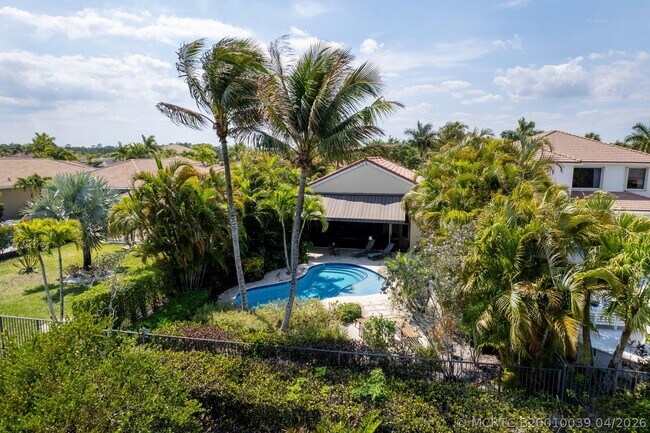 Building Photo - 6700 Fox Hollow Dr