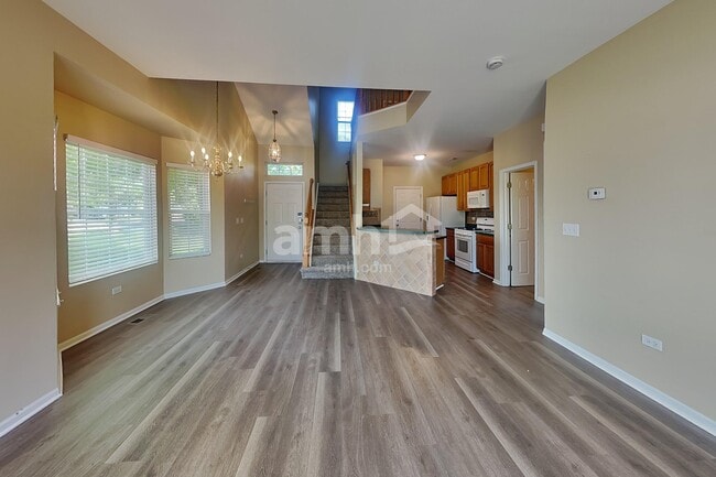 Building Photo - 1437 White Pine Ln