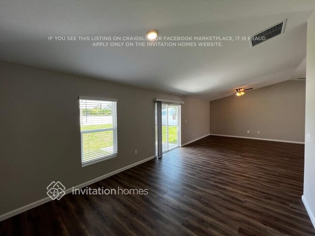 Foto del edificio - 1861 SE Berkshire Blvd