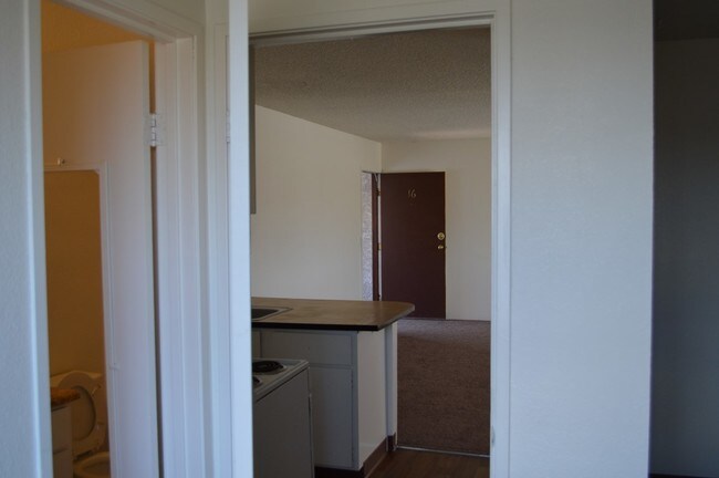 Foto del edificio - 4816 Koval Ln
