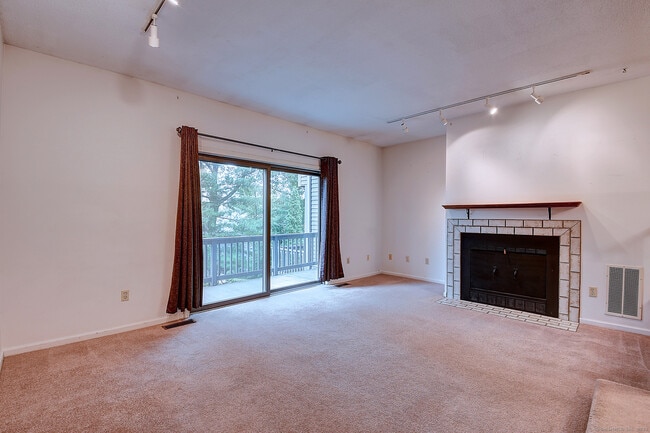 Building Photo - 298 Conestoga Way