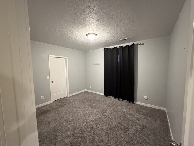 Building Photo - 7603 Scenic Maple Dr
