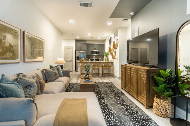 Foto del edificio - Up to 8 Weeks FREE – Live Big, Pay Less!