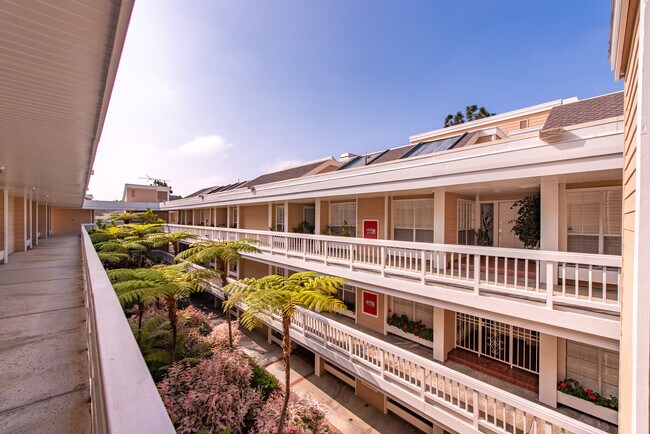 Foto del edificio - 4342 Redwood Ave
