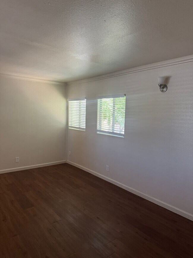 Foto del edificio - 1 BED/1 BATH IN REDDING