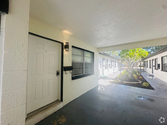 Building Photo - 618 93rd Ave N